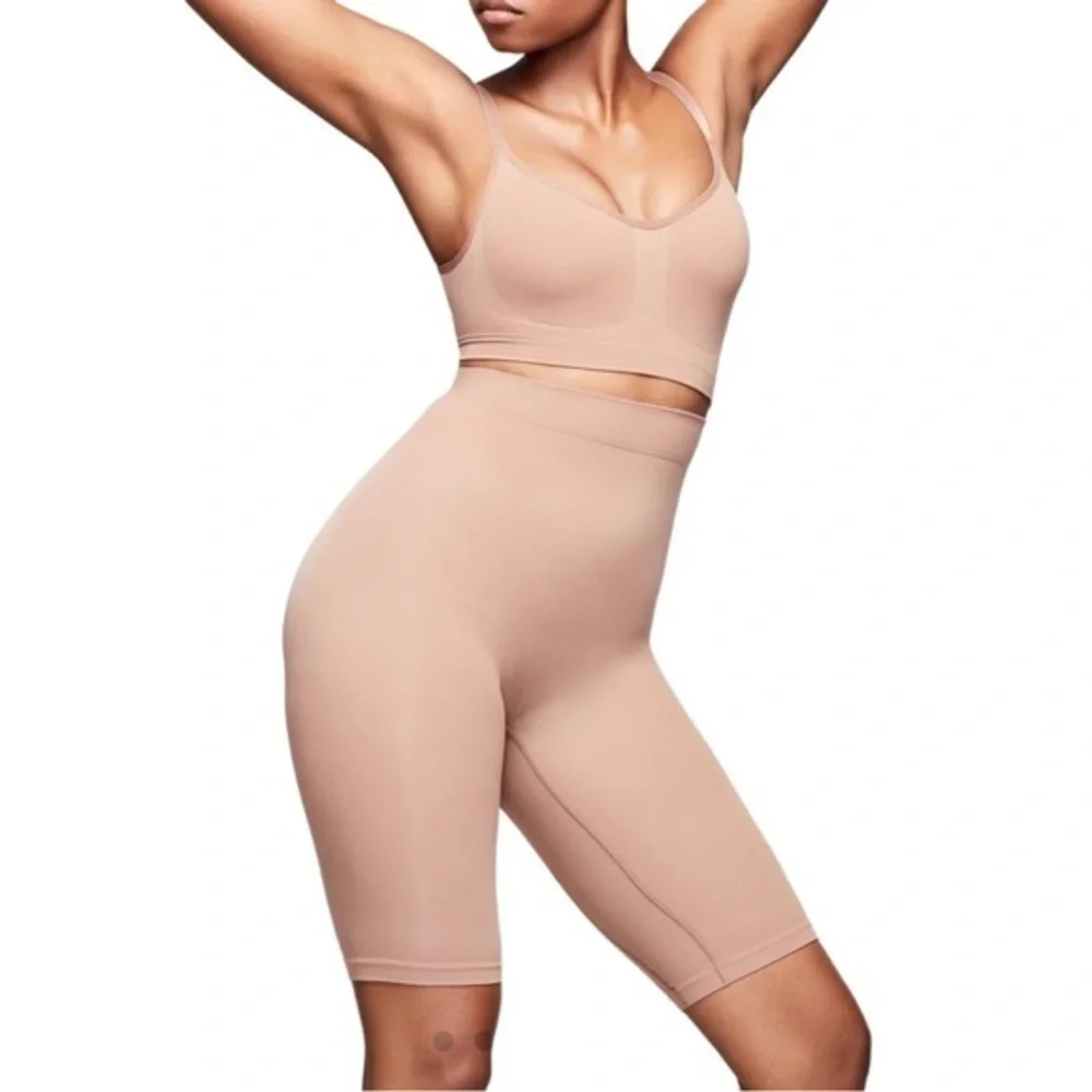 SKIMS Sculpting Short Above The Knee Seamless Shape Wear High Rise xxs/xs